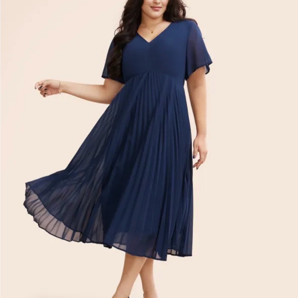BloomChic Elegant Navy Pleated Skirt Midi Dress Size Medium 10